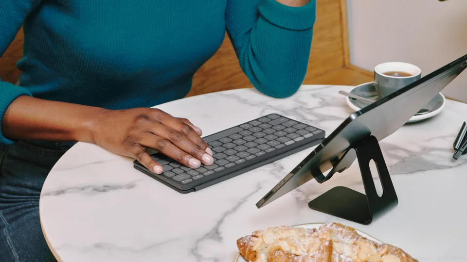 Logitech - Keys-To-Go 2 Portable Wireless Keyboard for Tablets - Nordic Tastatur — produktfoto
