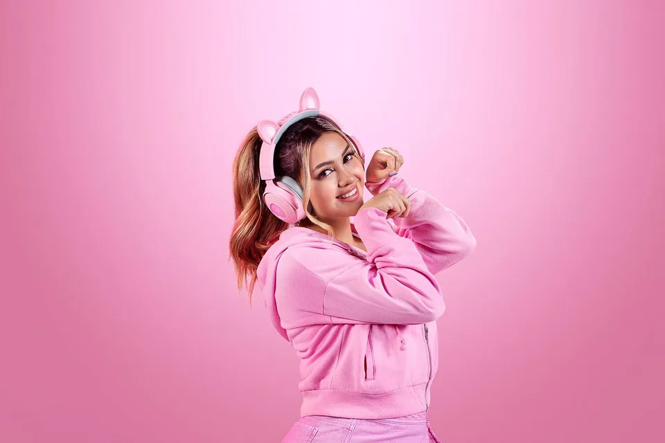Razer - Kraken Kitty V2 Pro - Gaming Headset med Udskiftelige RGB-Ører (Lyserød) — produktfoto