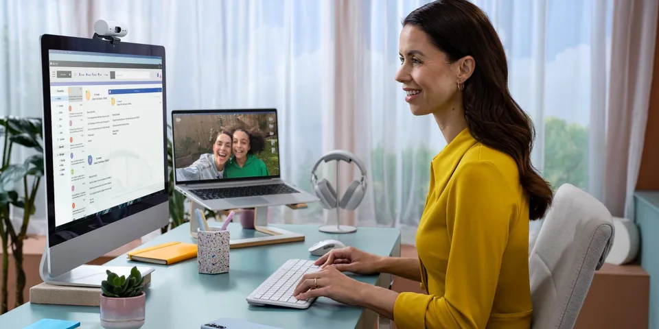 Logitech - Signature Slim Wireless Keyboard and Mouse Combo MK950 Graphite Nordic Tastatur — produktfoto